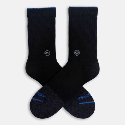 WALK IT OFF merino sokken Black Magic – productfoto vooraanzicht met logo zichtbaar
